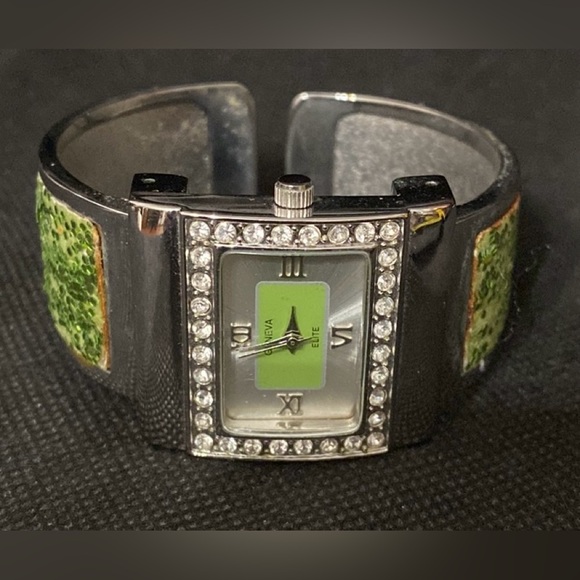 Vintage green glitter Geneva ladies watch bangle-used - Picture 4 of 10